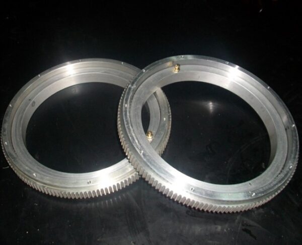 9O-1Z12-0179-0918 Cross Roller Slewing Bearings SRG High Quality Bearings